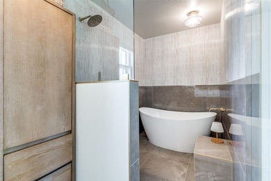 Come experience this beautifully updated Traditional-style home - photo 12