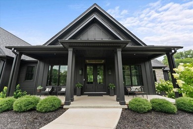 Modern farmhouse meets luxury retreat at this like-new - photo 3