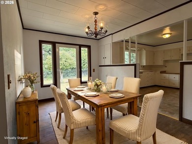 END OF ROAD PRIVACY!! Charming 3 bedroom 1 1/2 bath home located - photo 6