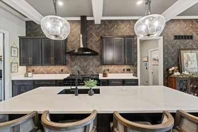 Modern farmhouse meets luxury retreat at this like-new - photo 8