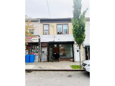 Prime opportunity in Staten Island! This mixed-use building - photo 1