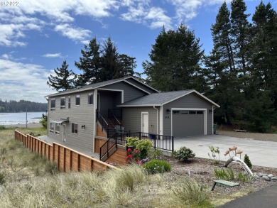 Siuslaw River Home For Sale in Florence Oregon