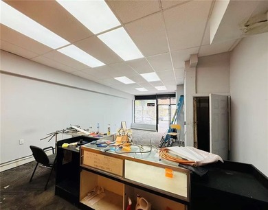Prime opportunity in Staten Island! This mixed-use building - photo 7