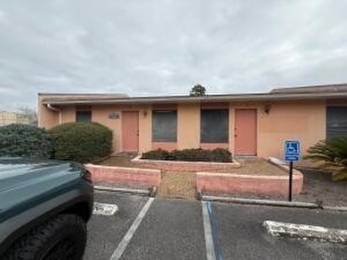 Prime office opportunity in Fort Walton Beach! Located at 1013 - photo 1