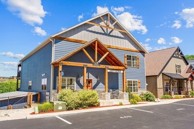 Experience luxury, scale, in this stunning 9-bedroom, 9-bathroom - photo 2