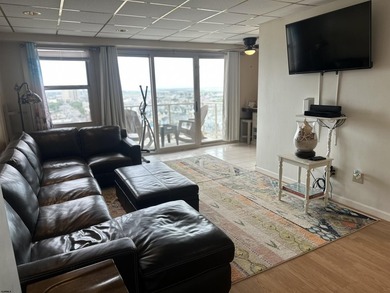 Corner unit with OCEAN AND BAY VIEWS!! Sit on your balcony and - photo 15
