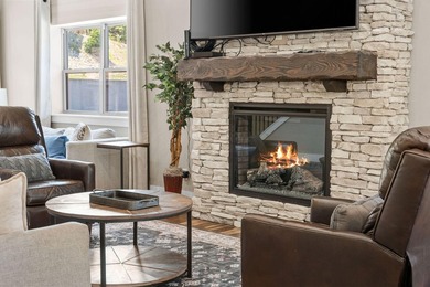 Experience luxury, scale, in this stunning 9-bedroom, 9-bathroom - photo 9
