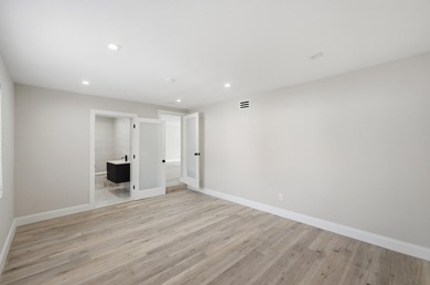 Completely renovated 4-bedroom home in the heart of Miami - photo 21