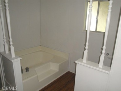 GREAT REMODELED WITH NEW PAINT, FLOORING, ROOF & APPLIANCES - photo 23