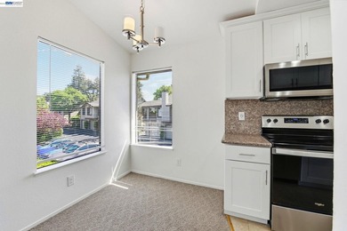 Bright & corner unit Upgraded Condo | Prime Fremont Location - photo 25