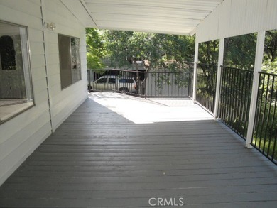 GREAT REMODELED WITH NEW PAINT, FLOORING, ROOF & APPLIANCES - photo 27