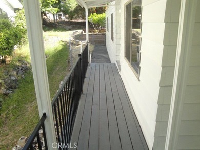 GREAT REMODELED WITH NEW PAINT, FLOORING, ROOF & APPLIANCES - photo 28