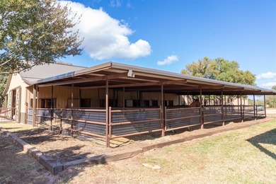 Immaculately maintained Working Horse Ranch nestled on 54.031 - photo 28