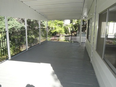 GREAT REMODELED WITH NEW PAINT, FLOORING, ROOF & APPLIANCES - photo 29