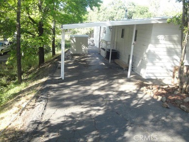 GREAT REMODELED WITH NEW PAINT, FLOORING, ROOF & APPLIANCES - photo 34