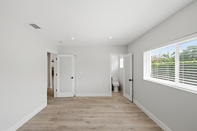 Completely renovated 4-bedroom home in the heart of Miami - photo 34