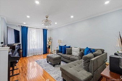 Beautiful Diamond Condition 2 Family Home In The Heart Of The - photo 2