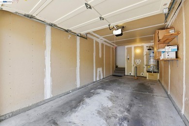Bright & corner unit Upgraded Condo | Prime Fremont Location - photo 44