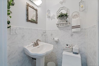 Beautiful Diamond Condition 2 Family Home In The Heart Of The - photo 10