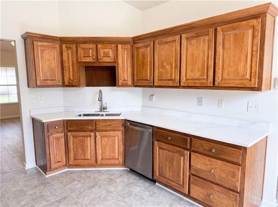 Situated on just over one acre, this well-maintained 3-bedroom - photo 8