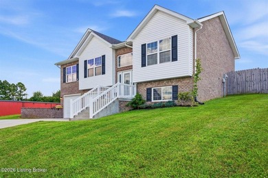 Welcome home to the perfect blend of space, comfort, and - photo 4