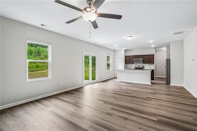 Welcome to this beautifully appointed 4-bedroom, 2.5-bath home - photo 6