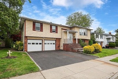 Welcome to this wonderful mid-block Hi Ranch offering space - photo 3