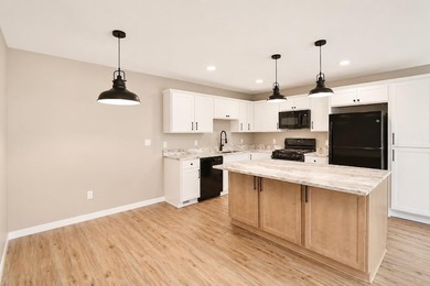 Right-size your living situation with this 3 bedroom, 2 bath - photo 5