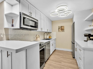 Beautifully renovated and move-in ready 2-bedroom, 2-bath - photo 12