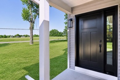 Right size your living situation with this 3 bedroom, 2 bath - photo 2