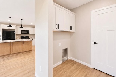 Right size your living situation with this 3 bedroom, 2 bath - photo 9