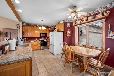 Move right in and start enjoying the lake lifestyle - photo 11