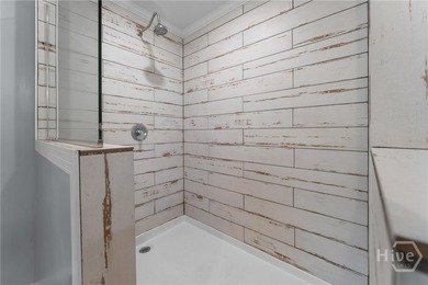 Welcome to your ultimate retreat! Built in 2020, this stunning - photo 19