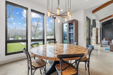 First time to market, this custom estate built by Kenneth Graham - photo 7