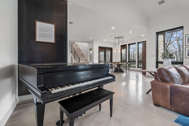 First time to market, this custom estate built by Kenneth Graham - photo 8