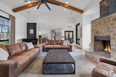 First time to market, this custom estate built by Kenneth Graham - photo 9