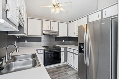 Welcome to 8562 Brookforest Dr, a beautiful 3-bedroom - photo 12