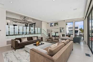 STUNNING 180-DEGREE OCEAN VIEWS, PRIME LOCATION, PRISTINE - photo 18