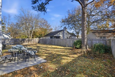 Welcome to 8562 Brookforest Dr, a beautiful 3-bedroom - photo 27