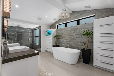 STUNNING 180-DEGREE OCEAN VIEWS, PRIME LOCATION, PRISTINE - photo 29