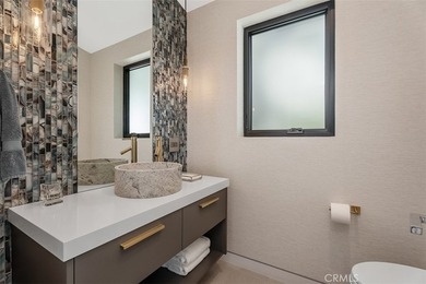 STUNNING 180-DEGREE OCEAN VIEWS, PRIME LOCATION, PRISTINE - photo 31