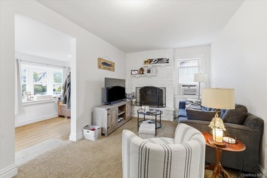 Welcome to this cozy 1-bedroom, 1.5-bathroom bungalow located in - photo 6