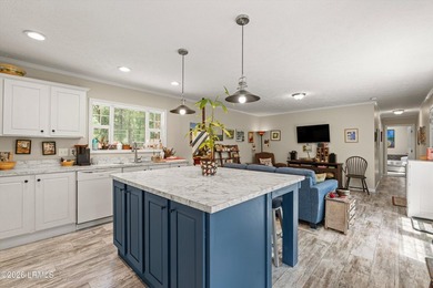 Experience the versatility of this unique Lady's Island property - photo 10