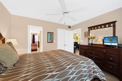 Spacious 2-bedroom, 1-bathroom condo located in a private golf - photo 13