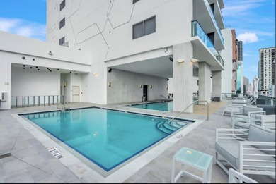 Turn-key and fully furnished 1-bedroom, 1-bath unit in the heart - photo 15