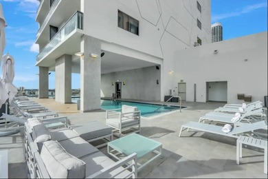 Turn-key and fully furnished 1-bedroom, 1-bath unit in the heart - photo 17