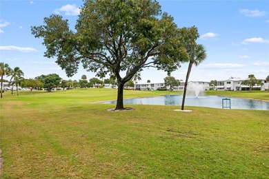 Spacious 2-bedroom, 1-bathroom condo located in a private golf - photo 22