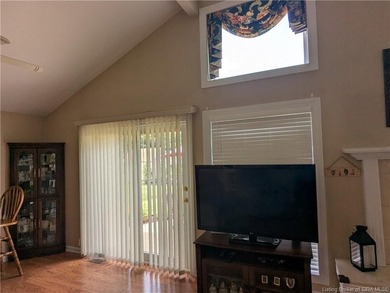 Nestled in the Heart of Wathen Heights! This brick - vinyl home - photo 22