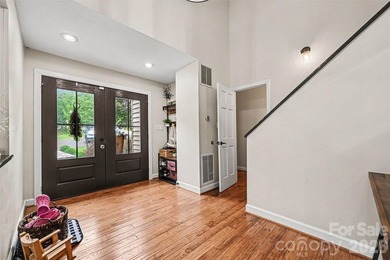THE ULTIMATE RESORT-STYLE ENTERTAINER'S DREAM on Lake Hickory! - photo 6