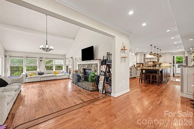 THE ULTIMATE RESORT-STYLE ENTERTAINER'S DREAM on Lake Hickory! - photo 7